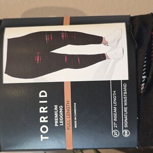 Torrid - Full Length Signature Waist Split Backed Legging in Deep Black & Plaid‍